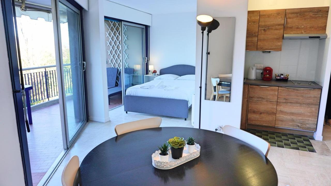 Residence Islette Du Riou Avec Piscine By Palmazur Mandelieu エクステリア 写真